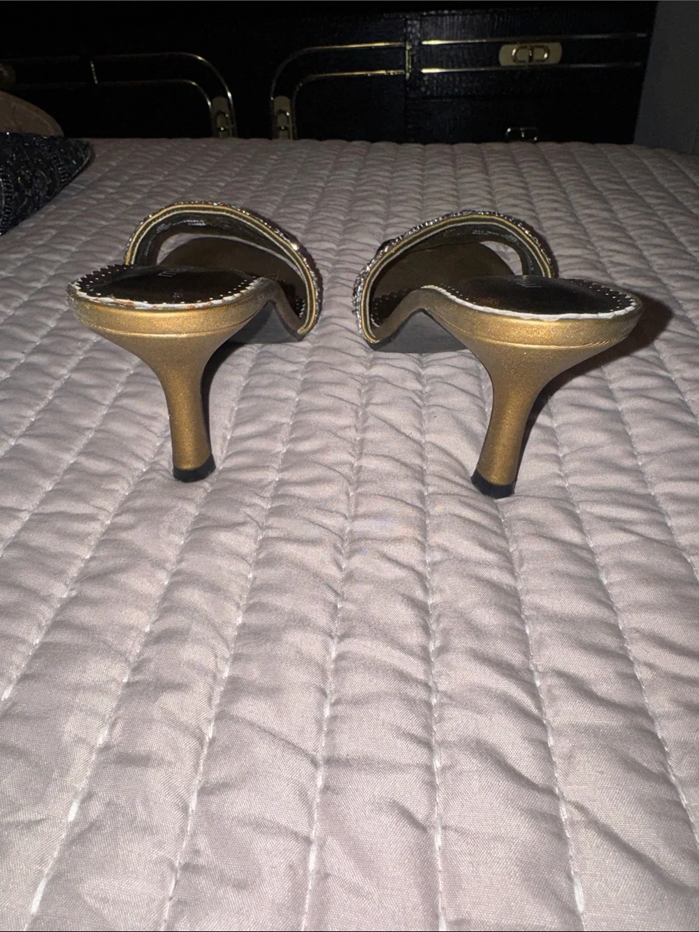 GOLD JEWELED HEELS SIZE 6